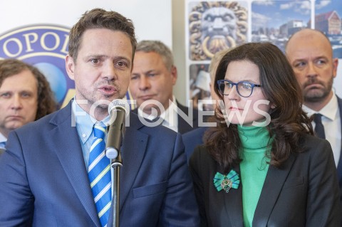  15.02.2019 WARSZAWA<br />
KONFERENCJA PRASOWA DOTYCZACA PLANU OBCHODOW 30. ROCZNICY WYBOROW 4 CZERWCA 1989<br />
N/Z RAFAL TRZASKOWSKI ALEKSANDRA DULKIEWICZ JACEK SUTRYK<br />
 