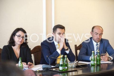  18.02.2019 WARSZAWA SEJM<br />POSIEDZENIE PARLAMENTARNEGO ZESPOLU DO SPRAW REFORMY WYMIARU SPRAWIEDLIWOSCI<br />N/Z KAMILA GASIUK PIHOWICZ ARKADIUSZ MYRCHA BORYS BUDKA<br /> 