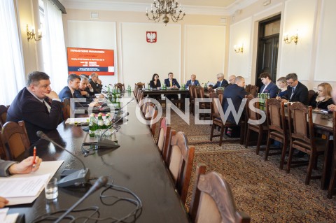  18.02.2019 WARSZAWA SEJM<br />POSIEDZENIE PARLAMENTARNEGO ZESPOLU DO SPRAW REFORMY WYMIARU SPRAWIEDLIWOSCI<br />N/Z KAMILA GASIUK PIHOWICZ ARKADIUSZ MYRCHA BORYS BUDKA<br /> 