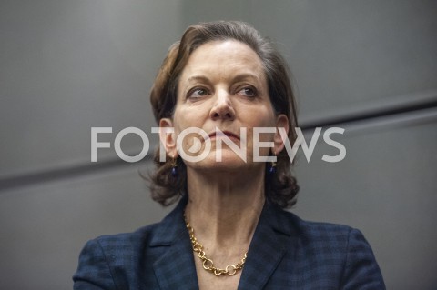  18.02.2019 WARSZAWA<br />
SPOTKANIE Z ANNE APPLEBAUM <br />
POLARYZACJA SPOLECZNA NA PODSTAWIE WYBOROW<br />
N/Z ANNE APPLEBAUM<br />
 