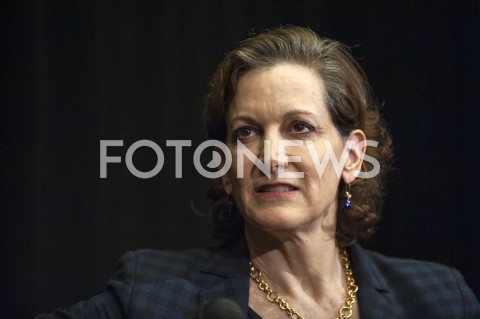  18.02.2019 WARSZAWA<br />
SPOTKANIE Z ANNE APPLEBAUM <br />
POLARYZACJA SPOLECZNA NA PODSTAWIE WYBOROW<br />
N/Z ANNE APPLEBAUM<br />
 