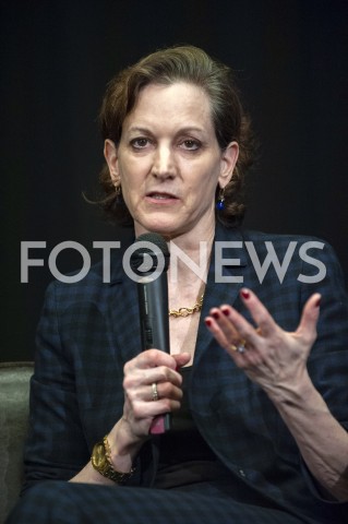  18.02.2019 WARSZAWA<br />
SPOTKANIE Z ANNE APPLEBAUM <br />
POLARYZACJA SPOLECZNA NA PODSTAWIE WYBOROW<br />
N/Z ANNE APPLEBAUM<br />
 