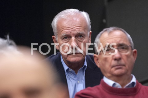  18.02.2019 WARSZAWA<br />
SPOTKANIE Z ANNE APPLEBAUM <br />
POLARYZACJA SPOLECZNA NA PODSTAWIE WYBOROW<br />
N/Z ANDRZEJ OLECHOWSKI<br />
 