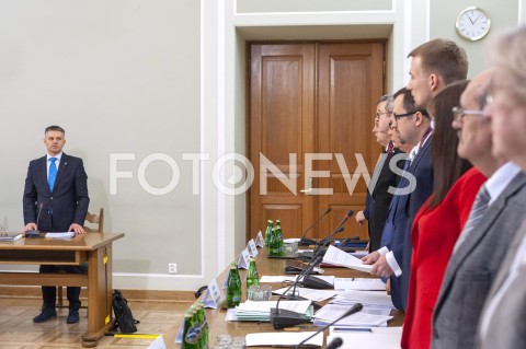 Przesłuchanie Jacka Kapicy przed komisją ds. VAT w Warszawie