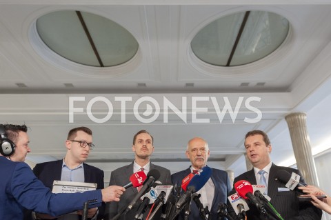  19.02.2019 WARSZAWA SEJM<br />
POPOLUDNIE W SEJMIE<br />
N/Z JANUSZ KORWIN MIKKE JACEK WILK KONRAD BERKOWICZ NAKOLANNIKI DLA PREMIERA<br />
 