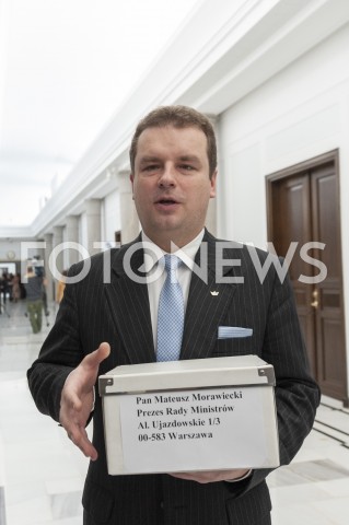  19.02.2019 WARSZAWA SEJM<br />
POPOLUDNIE W SEJMIE<br />
N/Z JACEK WILK NAKOLANNIKI DLA PREMIERA<br />
 