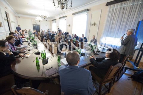  19.02.2019 WARSZAWA SEJM<br />
POPOLUDNIE W SEJMIE<br />
N/Z PARLAMENTARNY ZESPOL DO SPRAW BEZPIECZENSTWA PROGRAMU SZCZEPIEN<br />
 