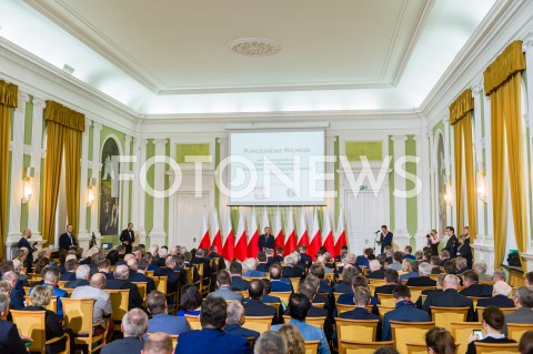  20.02.2019 WARSZAWA<br />
SPOTKANIE INAUGURUJACE POROZUMIENIE ROLNICZE<br />
DEGUSTACJA POTRAW<br />
DEGUSTACJA POTRAW<br />
N/Z JAN KRZYSZTOF ARDANOWSKI<br />
 