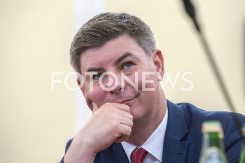  21.02.2019 WARSZAWA SEJM<br />POSIEDZENIE SEJMU<br />TELEWIZJI PUBLICZNEJ PRZEPIS NA MISJE<br />N/Z JAN GRABIEC<br /> 