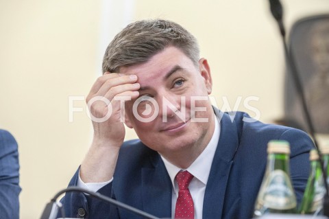  21.02.2019 WARSZAWA SEJM<br />POSIEDZENIE SEJMU<br />TELEWIZJI PUBLICZNEJ PRZEPIS NA MISJE<br />N/Z JAN GRABIEC<br /> 