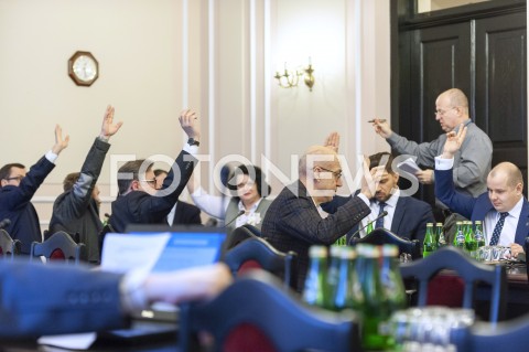  21.02.2019 WARSZAWA SEJM<br />POSIEDZENIE SEJMU<br />KOMISJA CYFRYZACJI INNOWACYJNOSCI I NOWYCH TECHNOLOGII<br />N/Z BARBARA DZIUK PIOTR CIESLINSKI MACIEJ MASLOWSKI<br /> 