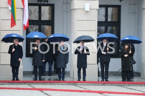  21.02.2019 WARSZAWA <br />
WIZYTA PREZYDENT REPUBLIKI LITEWSKIEJ <br />
N/Z KORPUS DYPLOMATYCZNY JACEK CZAPUTOWICZ MARIUSZ BLASZCZAK KRZYSZTOF SZCZERSKI PAWEL SOLOCH ADAM KWIATKOWSKI<br />
 