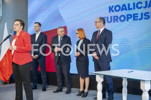  24.02.2019 WARSZAWA<br />PODPISANIE DEKLARACJI ZALOZYCIELSKIEJ KOALICJI EUROPEJSKIEJ<br />N/Z WLODZIMIERZ CZARZASTY MALGORZATA TRACZ GRZEGORZ SCHETYNA KATARZYNA LUBNAUER WLADYSLAW KOSINIAK KAMYSZ<br /> 