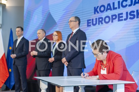  24.02.2019 WARSZAWA<br />PODPISANIE DEKLARACJI ZALOZYCIELSKIEJ KOALICJI EUROPEJSKIEJ<br />N/Z WLODZIMIERZ CZARZASTY MALGORZATA TRACZ GRZEGORZ SCHETYNA KATARZYNA LUBNAUER WLADYSLAW KOSINIAK KAMYSZ<br /> 