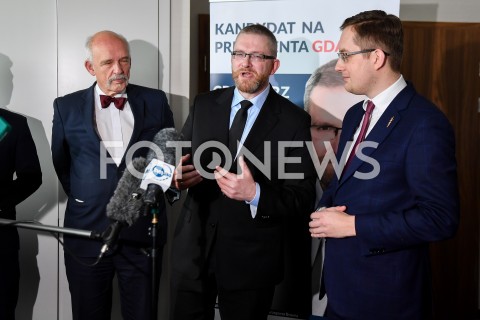 24.02.2019 GDANSK<br />
KONWENCJA WYBORCZA GRZEGORZA BRAUNA<br />
N/Z JANUSZ KORWIN MIKKE GRZEGORZ BRAUN ROBERT WINNICKI<br />
 