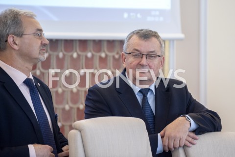  26.02.2019 WARSZAWA<br />
POSIEDZENIE RADY MINISTROW<br />
POSIEDZENIE RZADU<br />
N/Z ANDRZEJ ADAMCZYK JERZY KWIECINSKI<br />
 