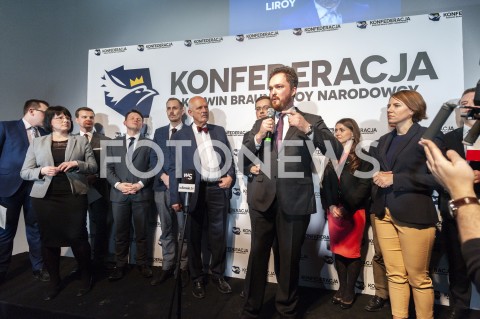  27.02.2019 WARSZAWA<br />PREZENTACJA LOGO I NAZWY KOALICJI PROPOLSKIEJ KONFEDERACJA<br />N/Z WITOLD TUMANOWICZ JANUSZ KORWIN MIKKE PIOTR LIROY MARZEC KAJA GODEK <br /> 
