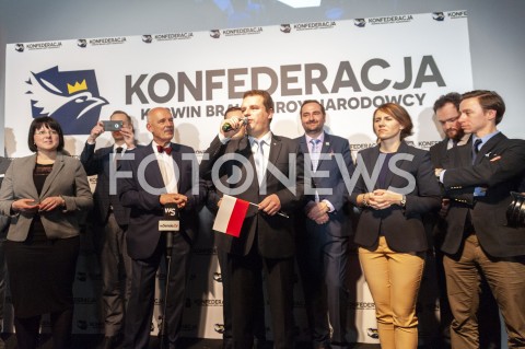  27.02.2019 WARSZAWA<br />
PREZENTACJA LOGO I NAZWY KOALICJI PROPOLSKIEJ KONFEDERACJA<br />
N/Z JANUSZ KORWIN MIKKE JAKUB KULESZA KAJA GODEK JACEK WILK KRZYSZTOF BOSAK<br />
 