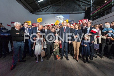  27.02.2019 WARSZAWA<br />
PREZENTACJA LOGO I NAZWY KOALICJI PROPOLSKIEJ KONFEDERACJA<br />
N/Z JANUSZ KORWIN MIKKE PIOTR MARZEC LIROY ROBERT WINNICKI Z DZIECMI JACEK WILK WITOLD TUMANOWICZ SLAWOMIR MENTZEN KAJA GODEK<br />
 