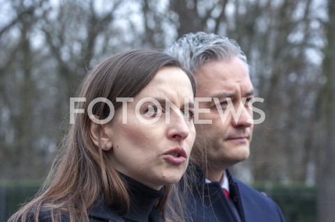  01.03.2019 WARSZAWA<br />
PREZENTACJA NOWEJ WSPOLPRACOWNICZKI ROBERTA BIEDRONIA<br />
N/Z SYLWIA SPUREK ROBERT BIEDRON<br />
 