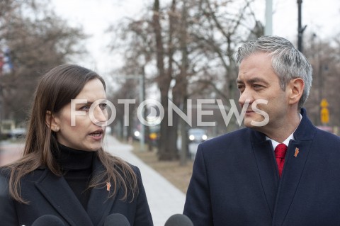  01.03.2019 WARSZAWA<br />
PREZENTACJA NOWEJ WSPOLPRACOWNICZKI ROBERTA BIEDRONIA<br />
N/Z SYLWIA SPUREK ROBERT BIEDRON<br />
 