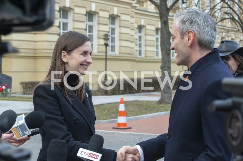  01.03.2019 WARSZAWA<br />
PREZENTACJA NOWEJ WSPOLPRACOWNICZKI ROBERTA BIEDRONIA<br />
N/Z SYLWIA SPUREK ROBERT BIEDRON<br />
 