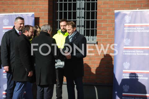  01.03.2019 OSTROLEKA<br />
UROCZYSTE ZAKONCZENIE PRZEBUDOWY SIEDZIBY MUZEUM ZOLNIERZY WYKLETYCH<br />
NARODOWY DZIEN PAMIECI<br />
N/Z PIOTR GLINSKI JACEK KARCZEWSKI DARIUSZ BLOCHER LUKASZ KULIK<br />
 