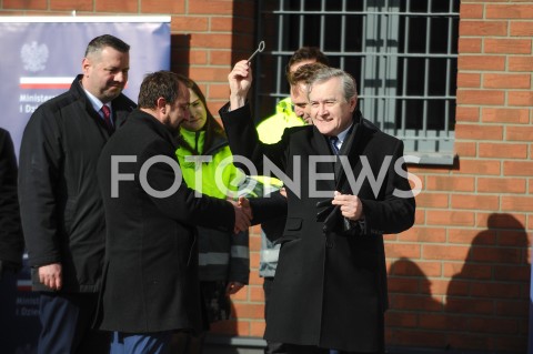  01.03.2019 OSTROLEKA<br />
UROCZYSTE ZAKONCZENIE PRZEBUDOWY SIEDZIBY MUZEUM ZOLNIERZY WYKLETYCH<br />
NARODOWY DZIEN PAMIECI<br />
N/Z PIOTR GLINSKI JACEK KARCZEWSKI DARIUSZ BLOCHER LUKASZ KULIK<br />
 