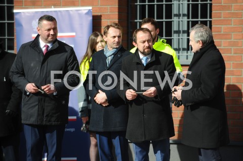  01.03.2019 OSTROLEKA<br />
UROCZYSTE ZAKONCZENIE PRZEBUDOWY SIEDZIBY MUZEUM ZOLNIERZY WYKLETYCH<br />
NARODOWY DZIEN PAMIECI<br />
N/Z PIOTR GLINSKI JACEK KARCZEWSKI DARIUSZ BLOCHER LUKASZ KULIK<br />
 