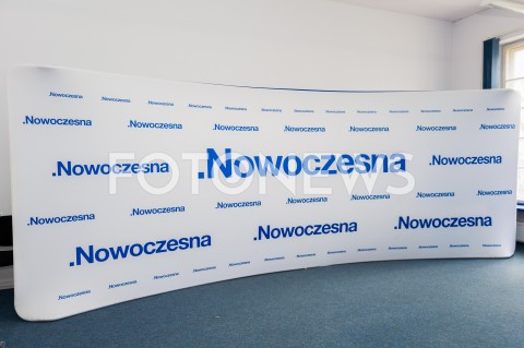  02.03.2019 WARSZAWA<br />
KONFERENCJA PRASOWA PO RADZIE KRAJOWEJ NOWOCZESNEJ<br />
N/Z LOGO NAPIS NOWOCZESNA<br />
 