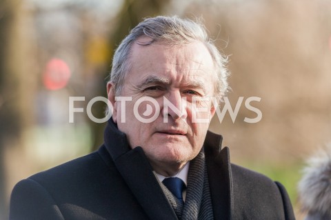  02.03.2019 WARSZAWA<br />
ZLOZENIE KWIATOW PRZED TABLICA PAMIECI OFIAR KOMUNIZMU NA GMACHU MINISTERSTWA SPRAWIEDLIWOSCI<br />
N/Z PIOTR GLINSKI<br />
 