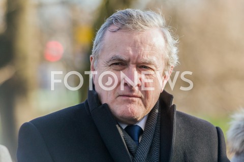  02.03.2019 WARSZAWA<br />
ZLOZENIE KWIATOW PRZED TABLICA PAMIECI OFIAR KOMUNIZMU NA GMACHU MINISTERSTWA SPRAWIEDLIWOSCI<br />
N/Z PIOTR GLINSKI<br />
 