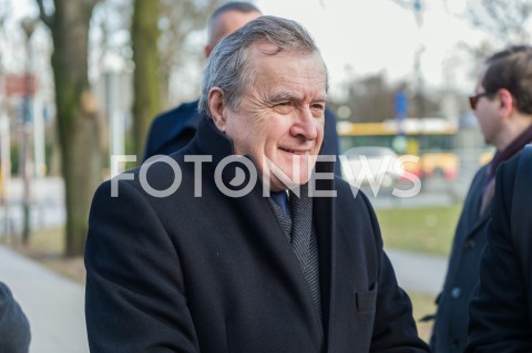  02.03.2019 WARSZAWA<br />
ZLOZENIE KWIATOW PRZED TABLICA PAMIECI OFIAR KOMUNIZMU NA GMACHU MINISTERSTWA SPRAWIEDLIWOSCI<br />
N/Z PIOTR GLINSKI<br />
 