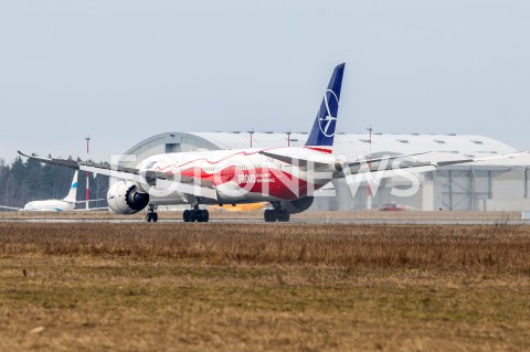  03.03.2019 LOTNISKO RZESZOW JASIONKA <br />
SAMOLOT BOEING 787 DREAMLINER POLSKIE LINIE LOTNICZE PLL LOT W OKOLICZNOSCIOWYM BIALO - CZERWONYM MALOWANIU NA 100-LECIE ODZYSKANIA PRZEZ POLSKE NIEPODLEGLOSCI <br />
N/Z SAMOLOT BOEING 787 - 9 DREAMLINER NIEPODLEGLOSCIOWY REJESTRACJA SP-LSC<br />
 