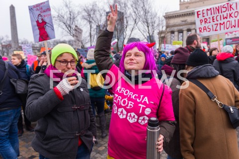  03.03.2019 WARSZAWA<br />
XX WARSZAWSKA MANIFA <br />
TO MY JESTESMY REWOLUCJA DOSC LITOSCI DLA PRZEMOCOWYCH GOSCI<br />
N/Z UCZESTNICY<br />
 