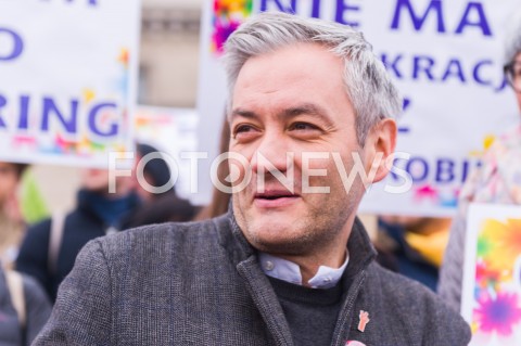  03.03.2019 WARSZAWA<br />
XX WARSZAWSKA MANIFA <br />
TO MY JESTESMY REWOLUCJA DOSC LITOSCI DLA PRZEMOCOWYCH GOSCI<br />
N/Z ROBERT BIEDRON<br />
 