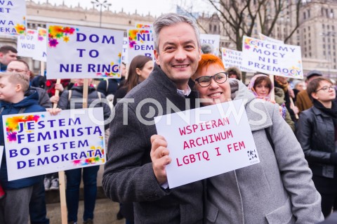  03.03.2019 WARSZAWA<br />
XX WARSZAWSKA MANIFA <br />
TO MY JESTESMY REWOLUCJA DOSC LITOSCI DLA PRZEMOCOWYCH GOSCI<br />
N/Z ROBERT BIEDRON<br />
 