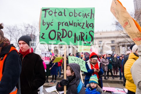  03.03.2019 WARSZAWA<br />
XX WARSZAWSKA MANIFA <br />
TO MY JESTESMY REWOLUCJA DOSC LITOSCI DLA PRZEMOCOWYCH GOSCI<br />
N/Z UCZESTNICY<br />
 