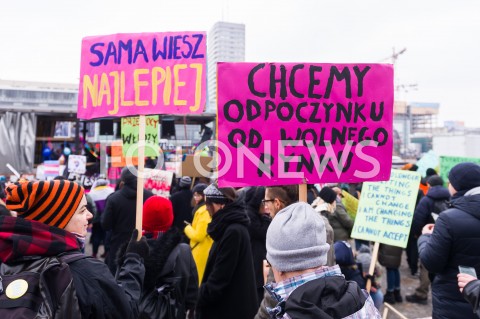  03.03.2019 WARSZAWA<br />
XX WARSZAWSKA MANIFA <br />
TO MY JESTESMY REWOLUCJA DOSC LITOSCI DLA PRZEMOCOWYCH GOSCI<br />
N/Z UCZESTNICY<br />
 