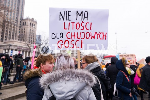 03.03.2019 WARSZAWA<br />
XX WARSZAWSKA MANIFA <br />
TO MY JESTESMY REWOLUCJA DOSC LITOSCI DLA PRZEMOCOWYCH GOSCI<br />
N/Z UCZESTNICY<br />
 
