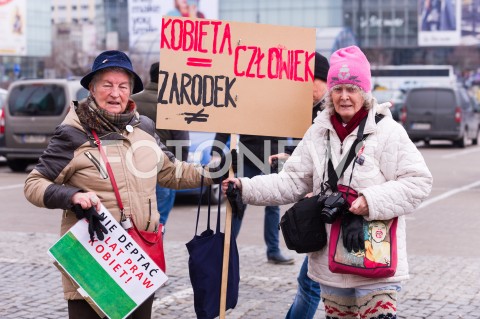  03.03.2019 WARSZAWA<br />
XX WARSZAWSKA MANIFA <br />
TO MY JESTESMY REWOLUCJA DOSC LITOSCI DLA PRZEMOCOWYCH GOSCI<br />
N/Z UCZESTNICY<br />
 