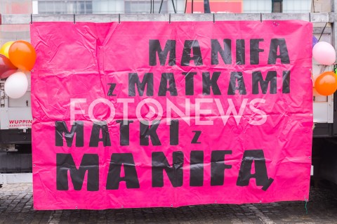  03.03.2019 WARSZAWA<br />
XX WARSZAWSKA MANIFA <br />
TO MY JESTESMY REWOLUCJA DOSC LITOSCI DLA PRZEMOCOWYCH GOSCI<br />
N/Z TRANSPARENT<br />
 