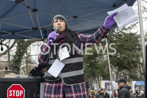 05.03.2019 WARSZAWA<br />
PROTEST PRACOWNIKOW SADOW<br />
N/Z EDYTA ODYJAS UCZESTNICY WYDARZENIA W MASKACH Z FLAGAMI<br />
 