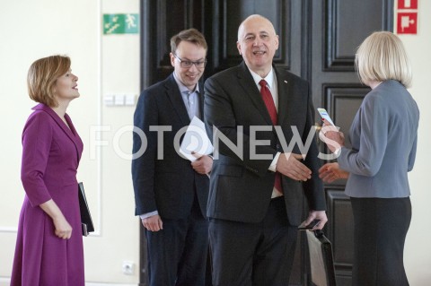  05.03.2019 WARSZAWA<br />
POSIEDZENIE RADY MINISTROW<br />
POSIEDZENIE RZADU<br />
N/Z JOACHIM BRUDZINSKI JOANNA KOPCINSKA ANNA KRUPKA<br />
 