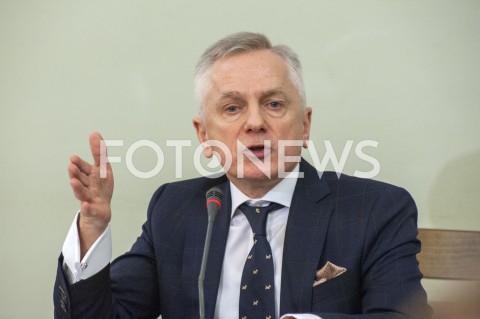 Przesłuchanie Adama Rapackiego przez komisję ds. VAT w Warszawie