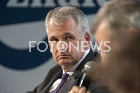  06.03.2019 WARSZAWA <br />
DEBATA SPOR O HISTORIE JUTRA<br />
CZY FACEBOOK I GOOGLE SA ZAGROZENIEM DLA DEMOKRACJI<br />
N/Z TIMOTHY SNYDER<br />
 