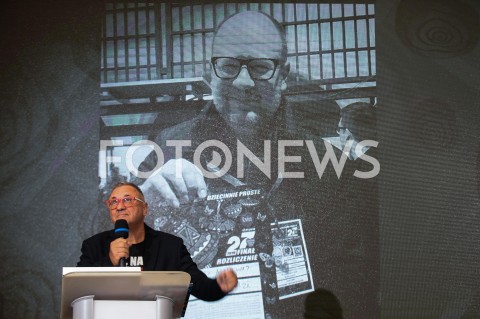  08.03.2019 GDANSK<br />
KONFERENCJA WIELKIEJ ORKIESTRY SWIATECZNEJ POMOCY W GDANSKU<br />
N/Z JERZY OWSIAK NA TLE PORTRETU PREZYDENTA PAWLA ADAMOWICZA<br />
 