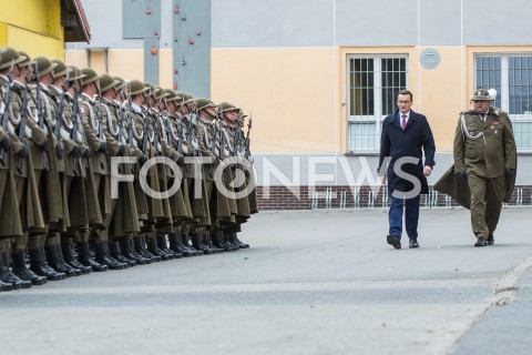  09.03.2019 RZESZOW<br />
PIKNIK Z OKAZJI XX-LECIA WSTAPIENIA POLSKI DO NATO W SIEDZIBIE I BATALIONU STRZELCOW PODHALANSKICH Z UDZIALEM PREMIERA RP <br />
N/Z PREMIER MATEUSZ MORAWIECKI ZOLNIERZE PULKOWNIK DARIUSZ LEWANDOWSKI ( DOWODCA I BATALIONU STRZELCOW PODHALANSKICH ) <br />
 
