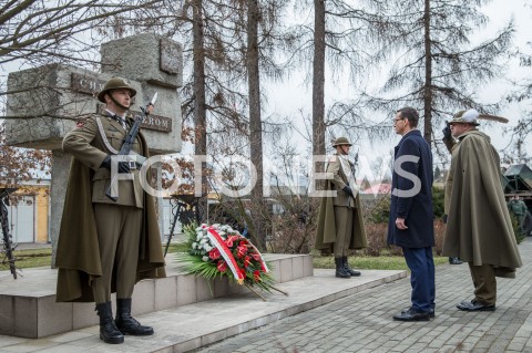  09.03.2019 RZESZOW<br />
ZLOZENIE PRZEZ PREMIERA MATEUSZA MORAWIECKIEGO WIENCA POD POMNIKIEM I PULKU STRZELCOW PODHALANSKICH <br />
N/Z PREMIER MATEUSZ MORAWIECKI PULKOWNIK DARIUSZ LEWANDOWSKI ( DOWODCA I BATALIONU STRZELCOW PODHALANSKICH )<br />
 