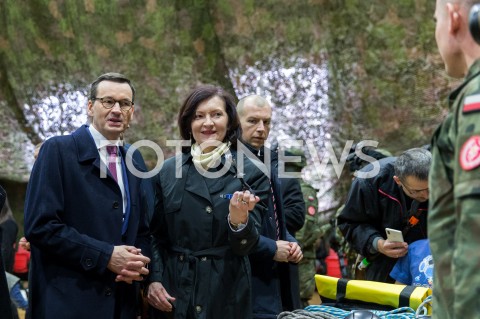  09.03.2019 RZESZOW<br />
PIKNIK Z OKAZJI XX-LECIA WSTAPIENIA POLSKI DO NATO W SIEDZIBIE I BATALIONU STRZELCOW PODHALANSKICH Z UDZIALEM PREMIERA RP <br />
N/Z PREMIER MATEUSZ MORAWIECKI EWA LENIART<br />
 